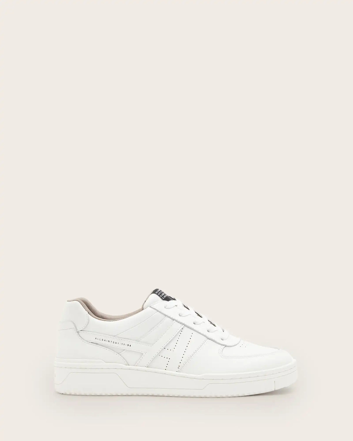 Vix Low Top Round Toe Leather Sneakers
